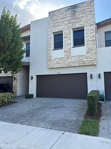 8058 NW 105th Ct Photo 1