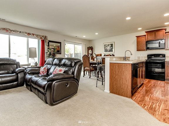 5th image of 2035 E 39th St