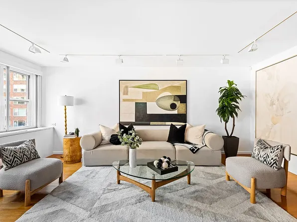 130 E 63rd St APT 5B, New York, NY 10065