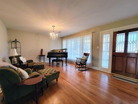 2nd image of 217 Wilson Ave
