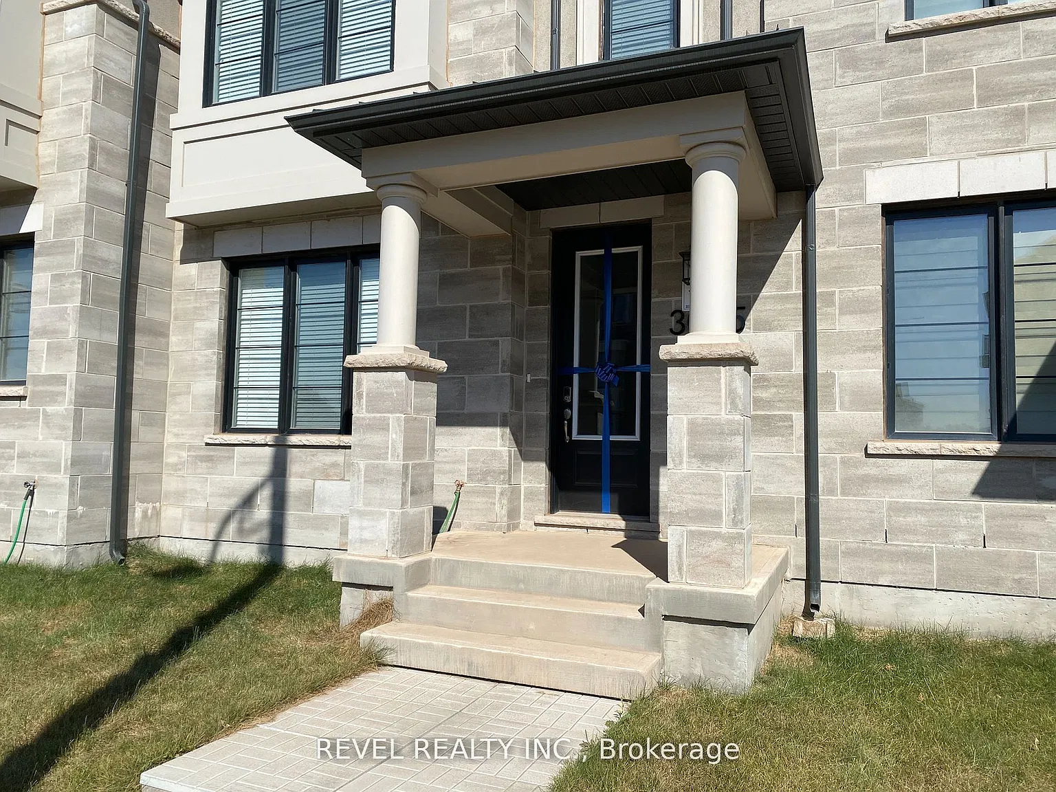 4 bed, $3,795 — Photo 2