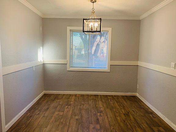 Eat-in-kitchen Dinning area