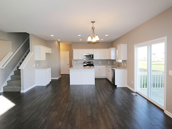 2nd image of 5680 Grevillea Ln
