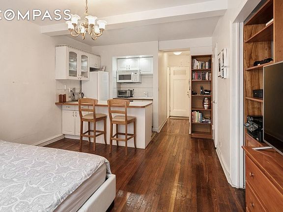2nd image of 312 E 42nd St #905
