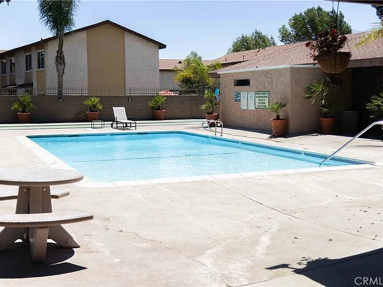 1272 Vista Serena Ave — Photo 21
