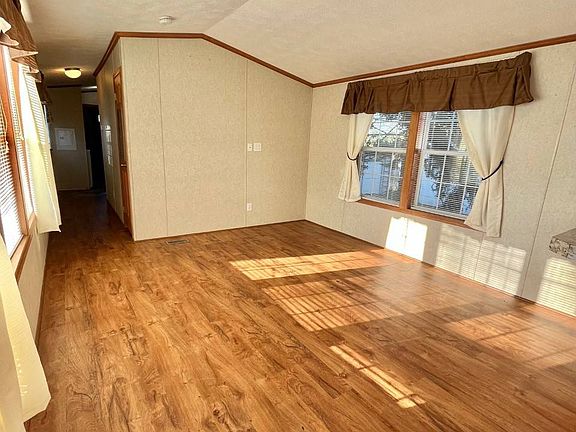 4th image of 665 Saco St Lot 11
