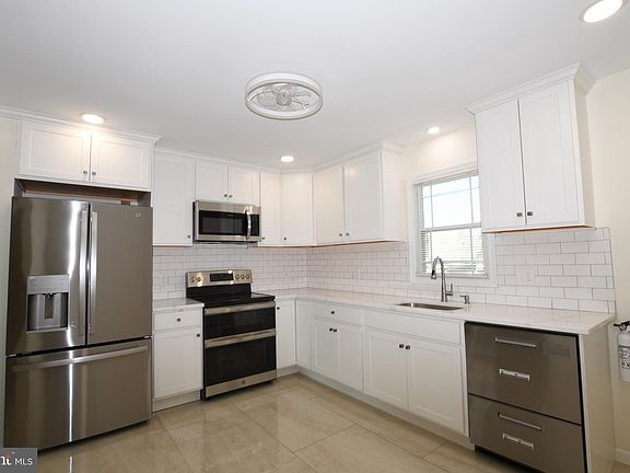 2nd image of 3 Helen Ave