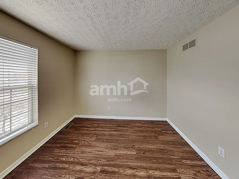 8789 Linick Dr — Photo 19