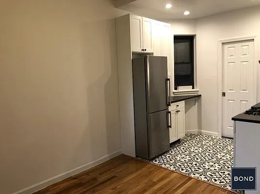 Rented by Bond New York | media 4