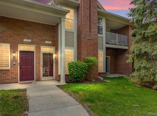 44264 Princeton Dr, Clinton Township, MI