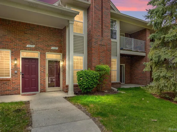 44264 Princeton Dr, Clinton Township, MI 48038