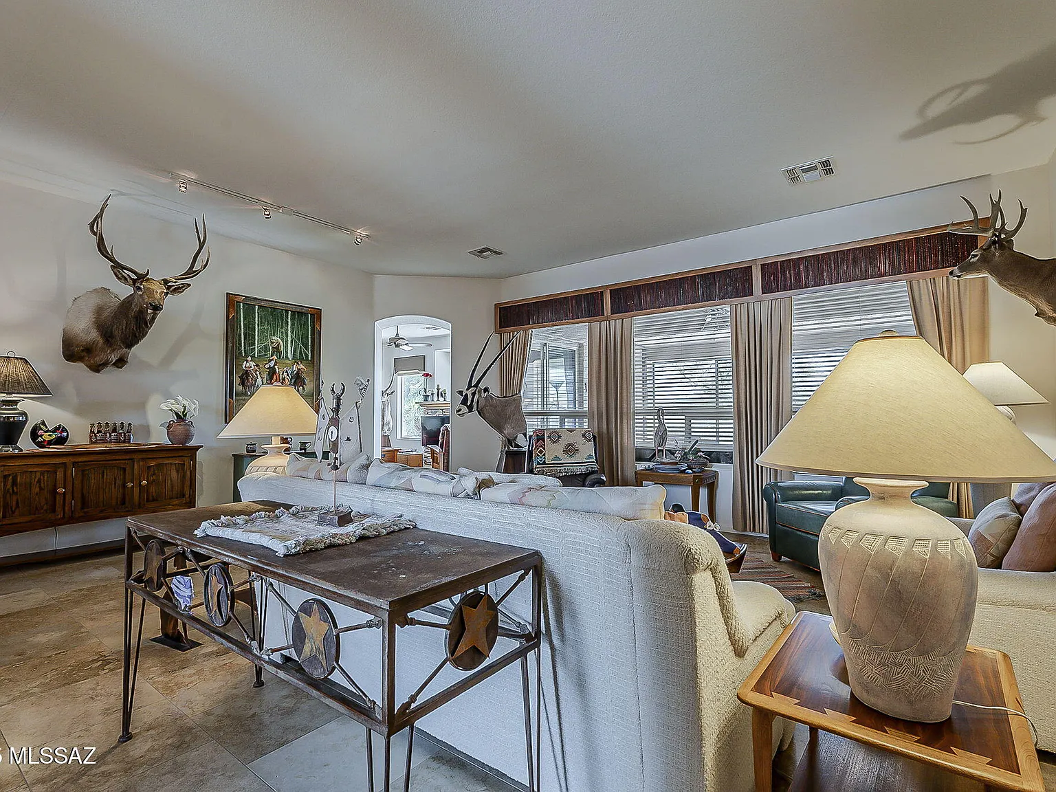 3 bed, 2.5 bath, 2450 sqft, $5,000 — Photo 4