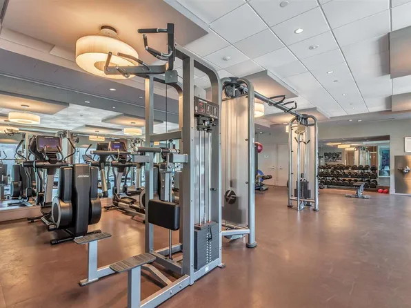 800 Avenue At Port Imperial image 22 of 28