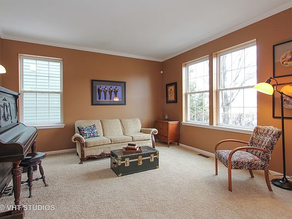 3rd image of 378 E Marseilles St