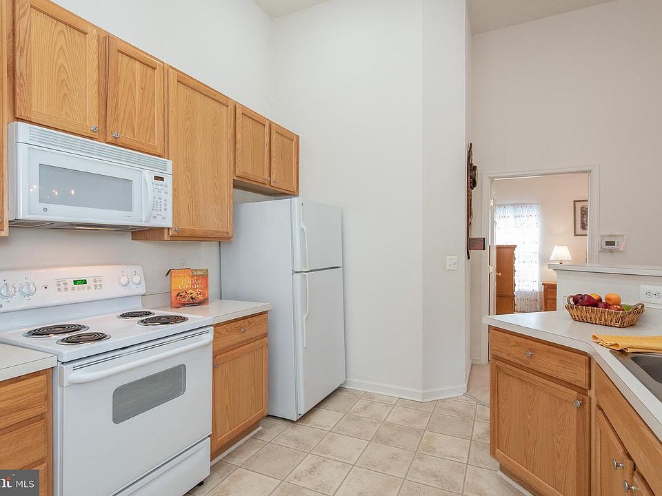 2nd image of 5028 Marchwood Ct #7M