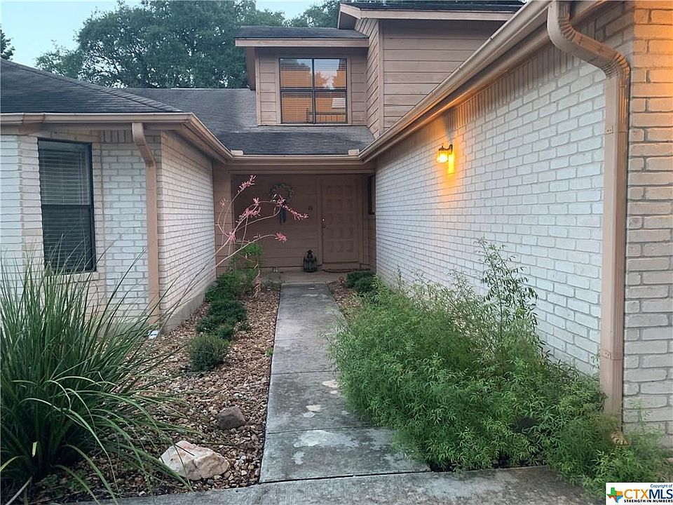1st image of 16 Moss Rock Dr