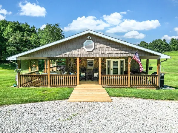 3697 Two Mile Run Rd, Little Hocking, OH 45724