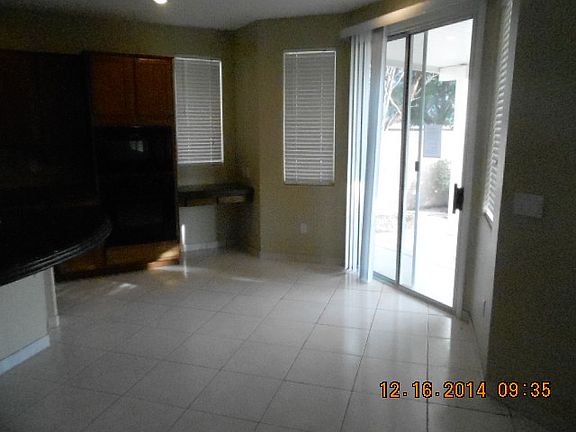 eating area off kitchen