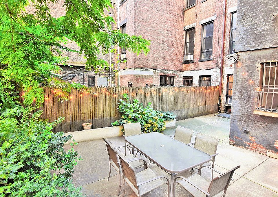 1st image of 321 W 88th St APT B