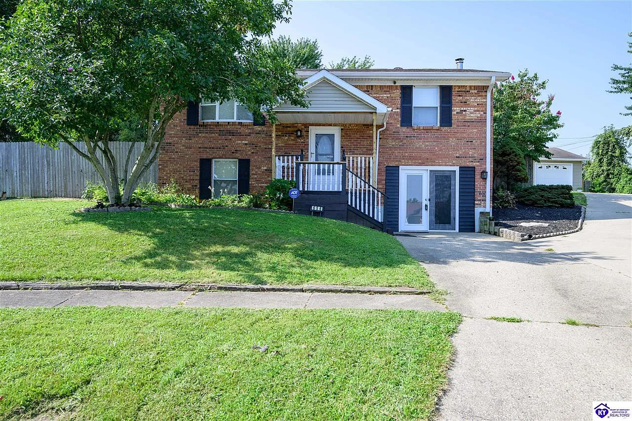656 Franklin Ct photo 1