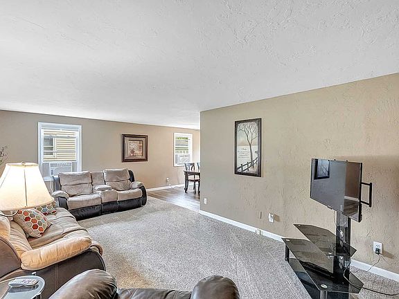 3rd image of 430 S Saint Bernard Dr