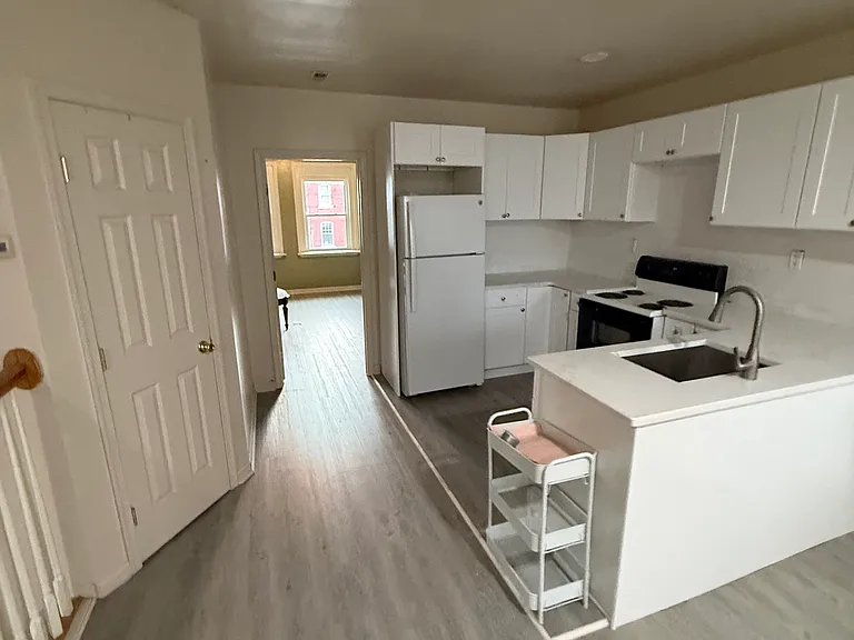 611 N 32nd St #3 — Photo 2