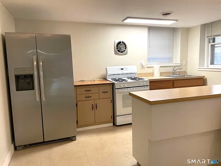 37 Wooster Pl #LL — Photo 6