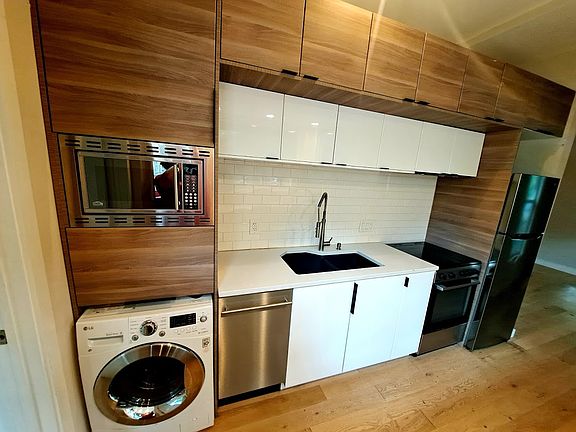 4th image of 4408 Avenue A #B