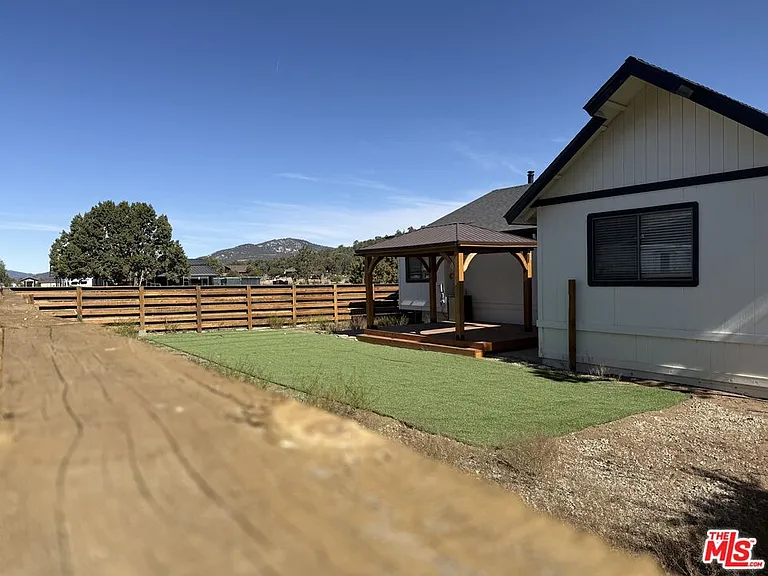 47041 Old Pioneer Town Rd — Photo 16