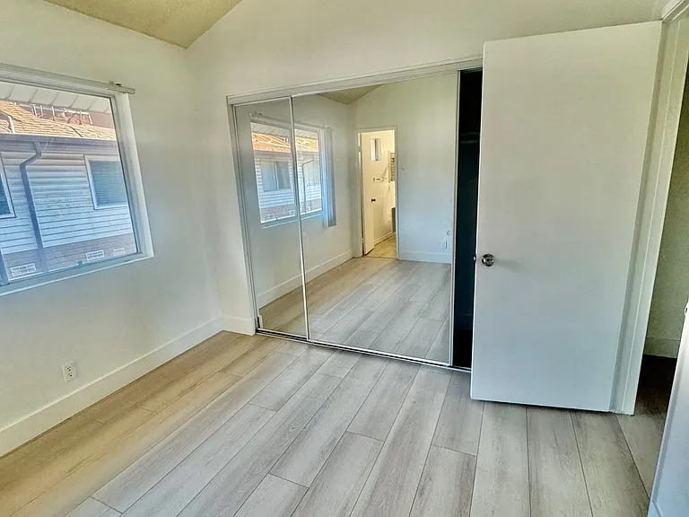 7115 Etiwanda Ave #3 — Photo 4