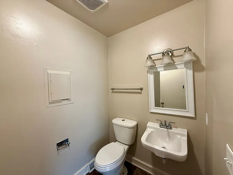2424 W Savannah St — Photo 6