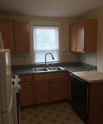 2nd image of 6148 W Melrose St #2