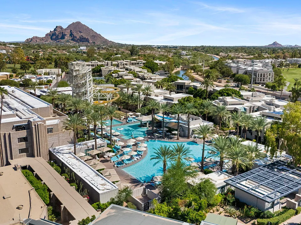 2802 E Camino Acequia Dr #8
