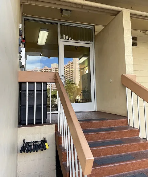 1121 Ala Napunani St #1102 — Photo 2