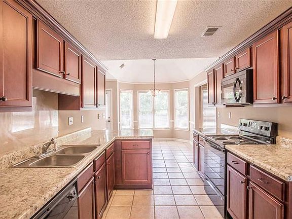4th image of 10435 Valley Run Ln