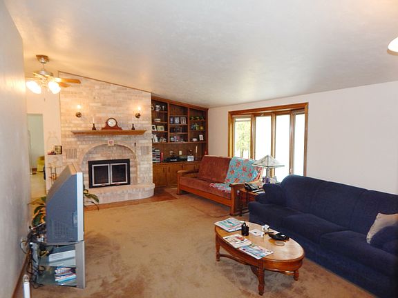 3rd image of 3387 Rolling Hill Dr