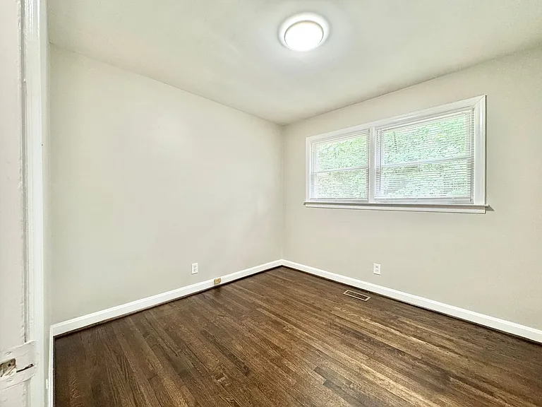 4617 Tower Rd — Photo 7