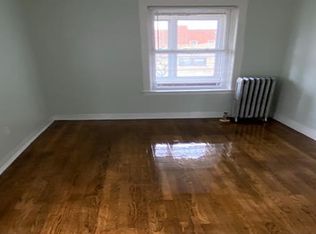 820 E Marquette Rd #1, Chicago, IL 60637