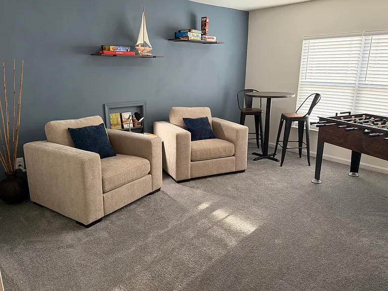100 Albemarle Ct — Photo 3