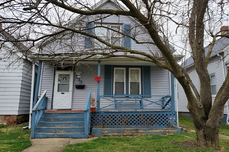 713 W Brons Ave photo 1
