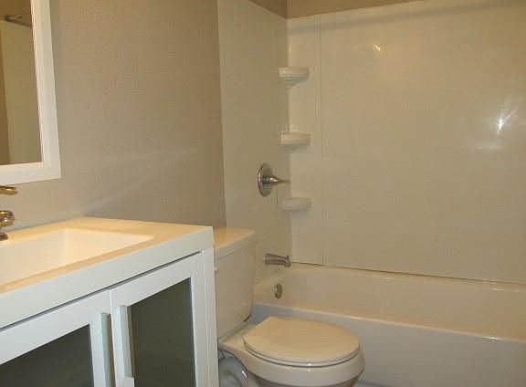 4th image of 175 West Dr #2