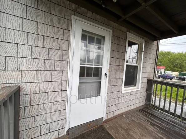91 Willowbrook St APT 1, Willimantic, CT 06226