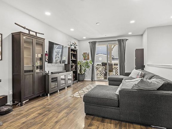 3rd image of 3644 Islander Walk