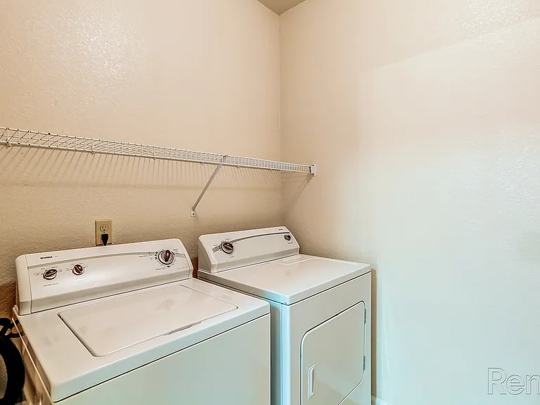 Paddock Ridge Apartments — Photo 16