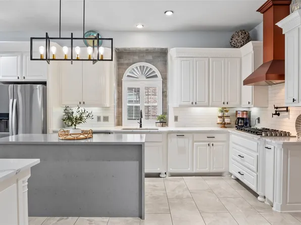 2418 Strathfield Ln, Trophy Club, TX 76262