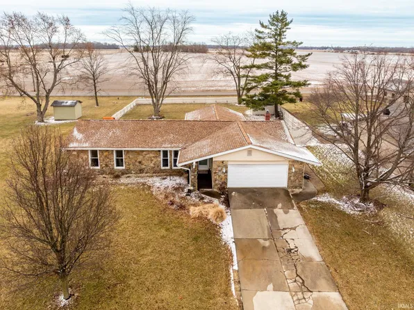 8114 N Santa Barbara Dr, Muncie, IN 47303