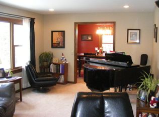 695 Seneca Rd, Meadville, PA 16335