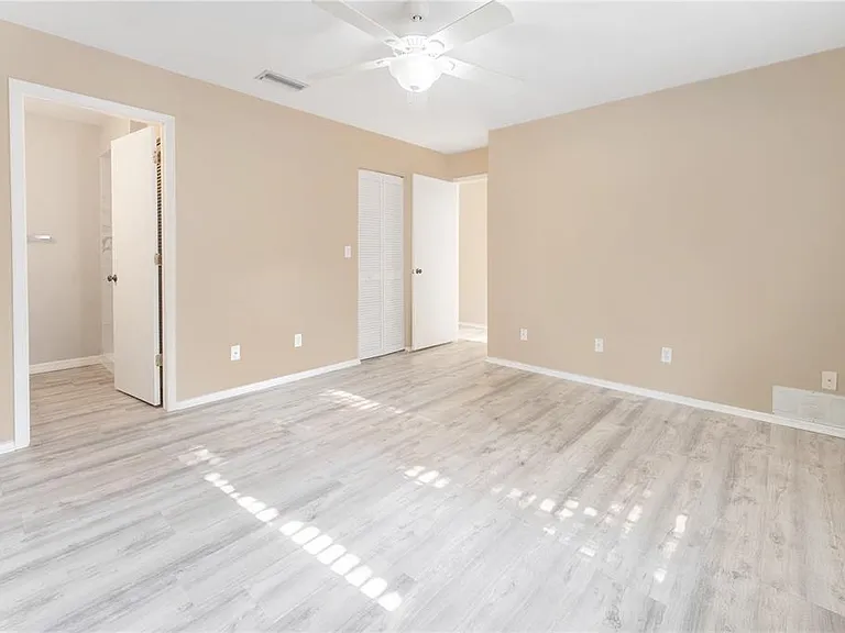 3826 Lake Shore Dr — Photo 10