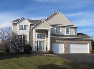 1798 Prairie Ridge Cir, Lindenhurst, IL 60046