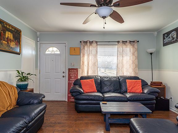 3rd image of 389 Travis Dr